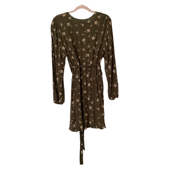 SO Side-Tie Faux-Wrap Ruffle Olive Green Floral V-Neck Long Sleeves Dress Sz XL - Picture 4 of 16